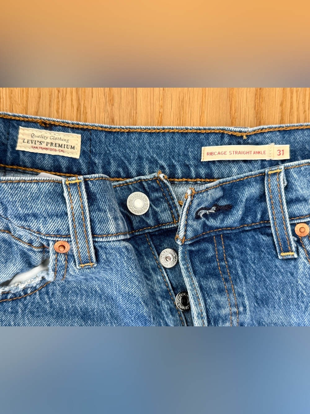 Levi's Ribcage Straight Ankle Jean - Picture 4 of 5